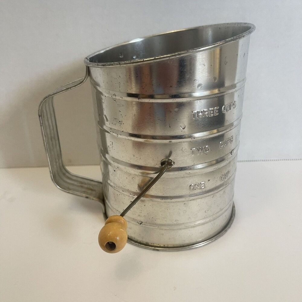 Vintage Aluminum Flour Sifter 3 Cup Wooden Handle Spinning